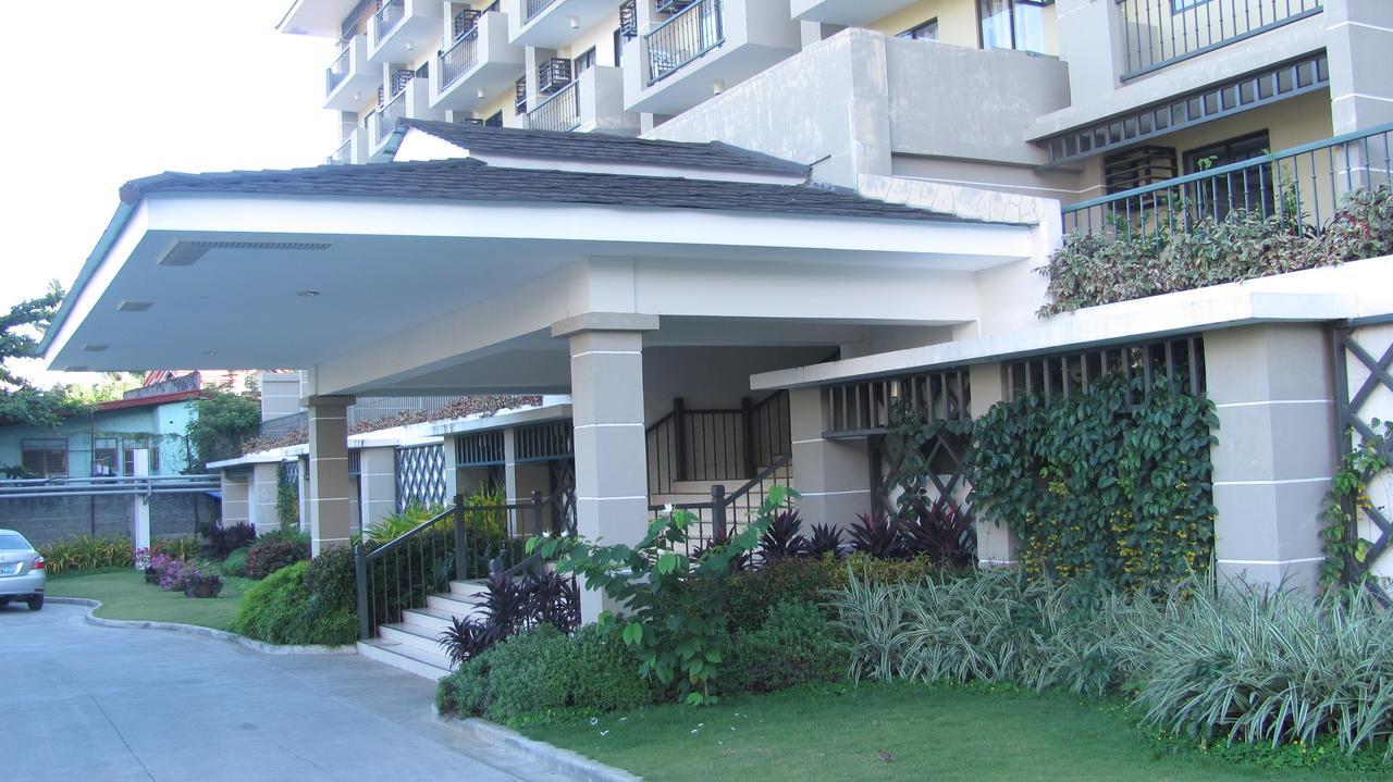 Two - 2Br Condo In The Heart Of Davao City Buitenkant foto