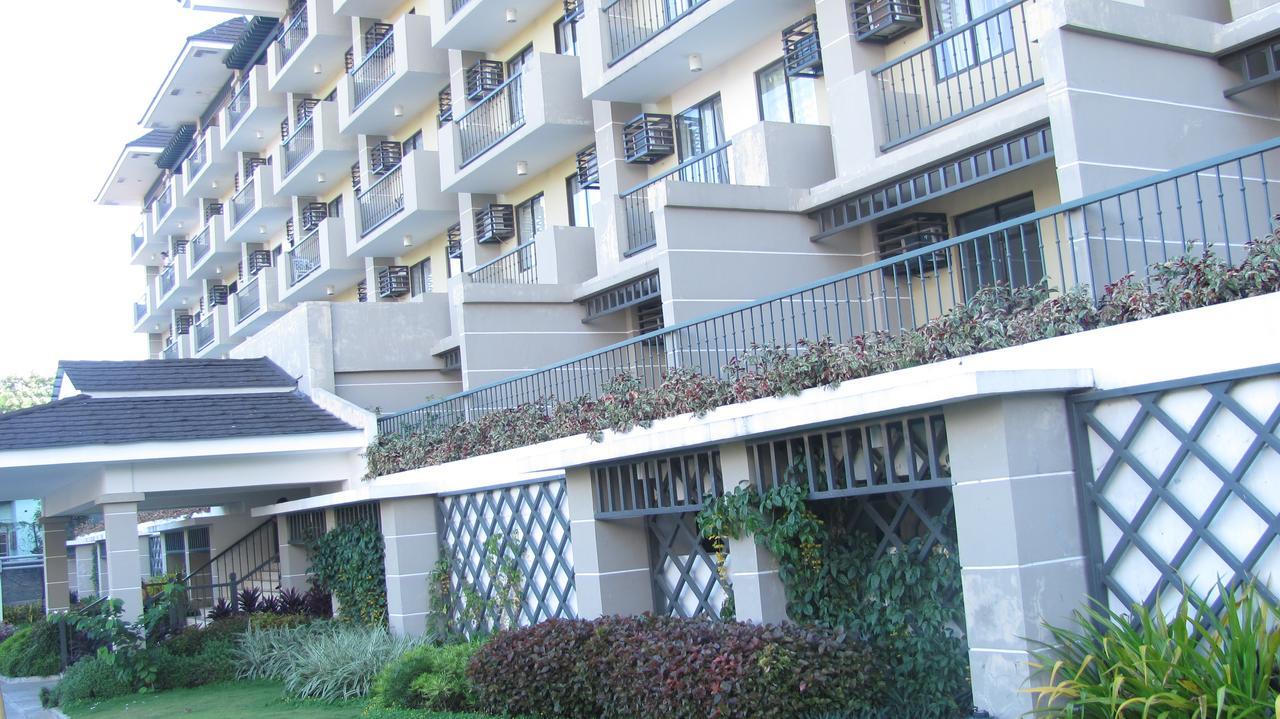 Two - 2Br Condo In The Heart Of Davao City Buitenkant foto