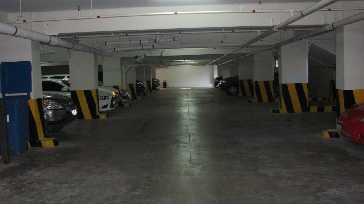 Two - 2Br Condo In The Heart Of Davao City Buitenkant foto